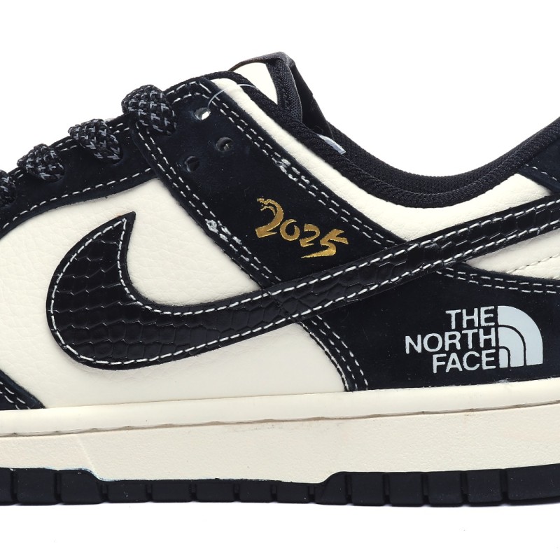 나이키 덩크 로우 유니버시티