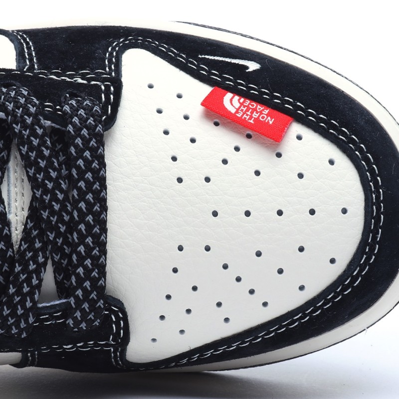 나이키 덩크 로우 유니버시티