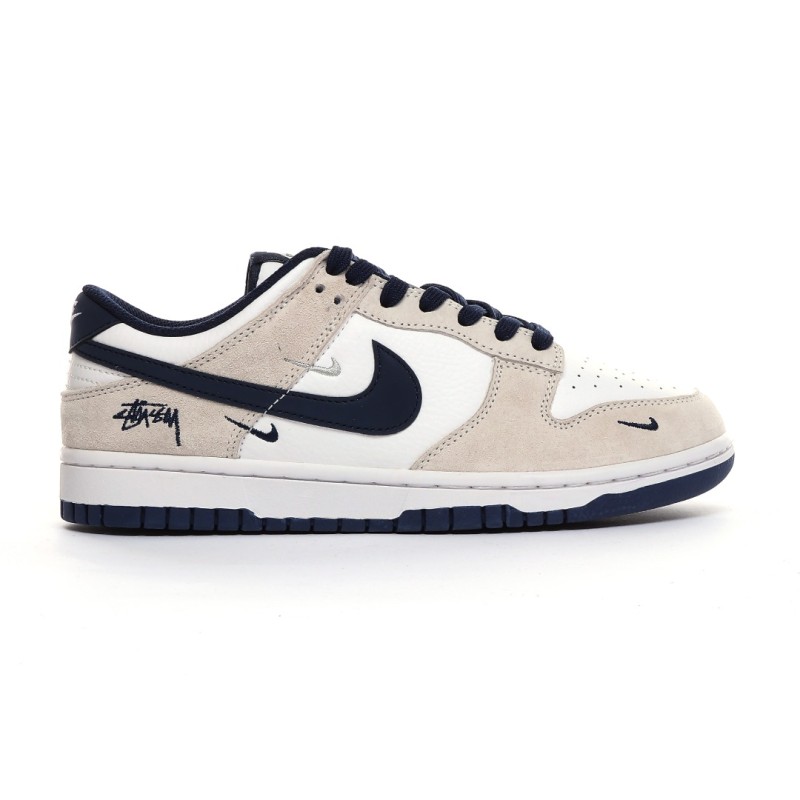 나이키 덩크 로우 유니버시티