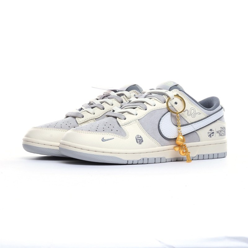 나이키 덩크 로우 유니버시티