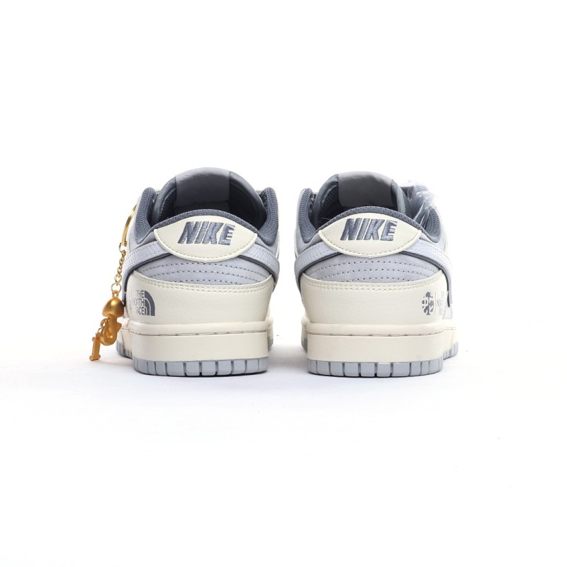 나이키 덩크 로우 유니버시티