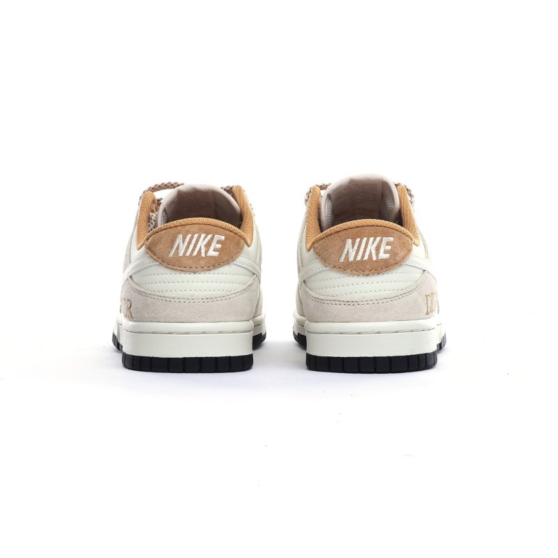 나이키 덩크 로우 유니버시티