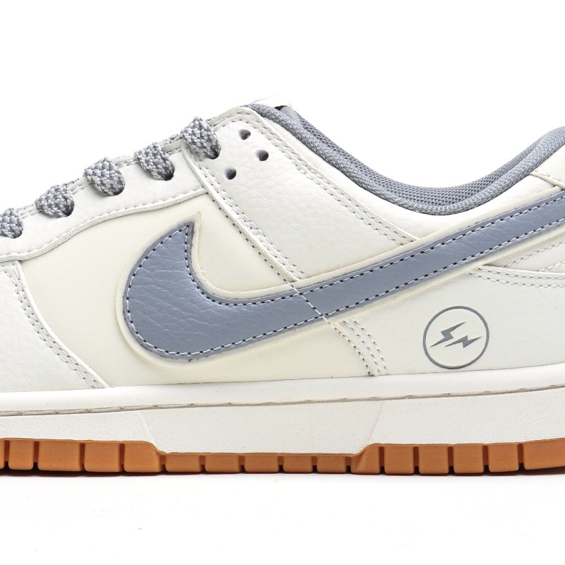 나이키 덩크 로우 유니버시티