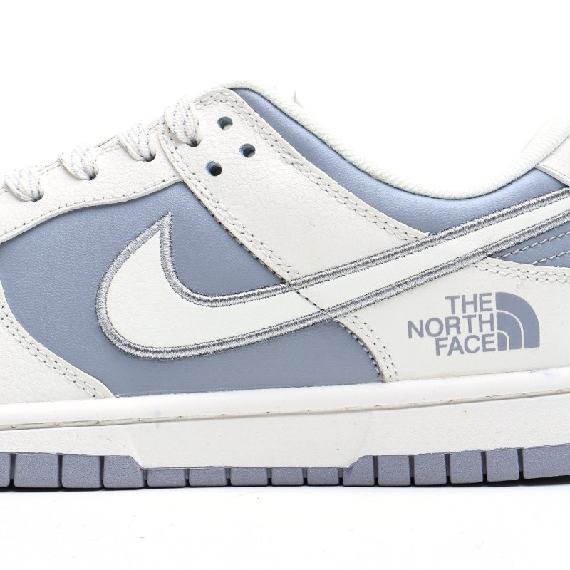 나이키 덩크 로우 유니버시티