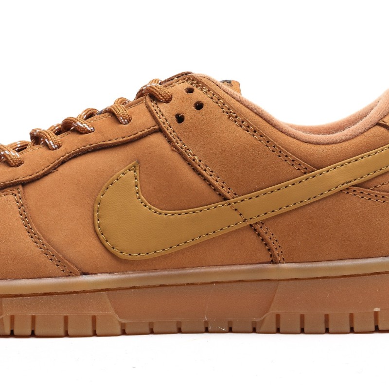 나이키 덩크 로우 유니버시티