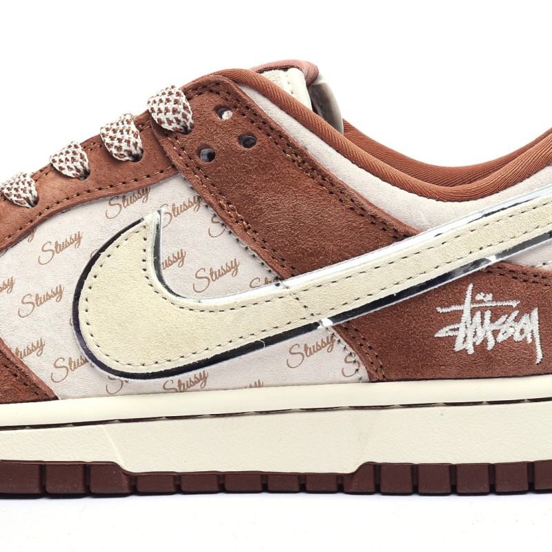 나이키 덩크 로우 유니버시티