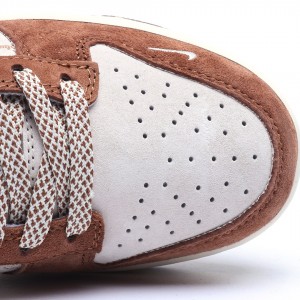 나이키 덩크 로우 유니버시티