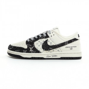 나이키 덩크 로우 유니버시티