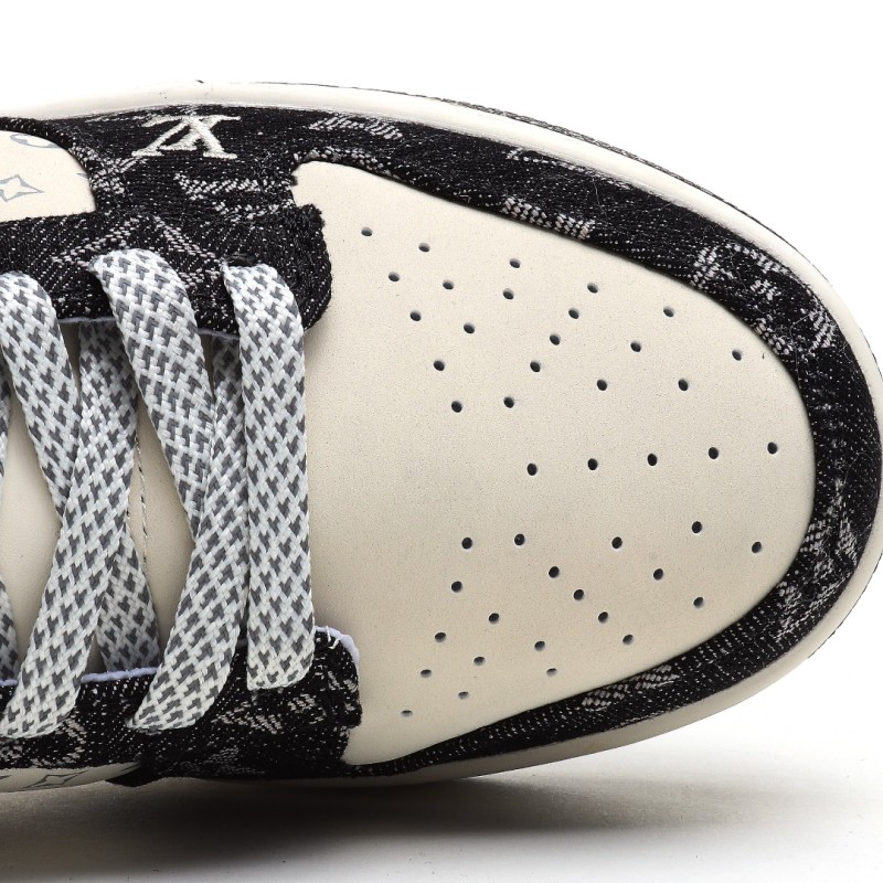 나이키 덩크 로우 유니버시티