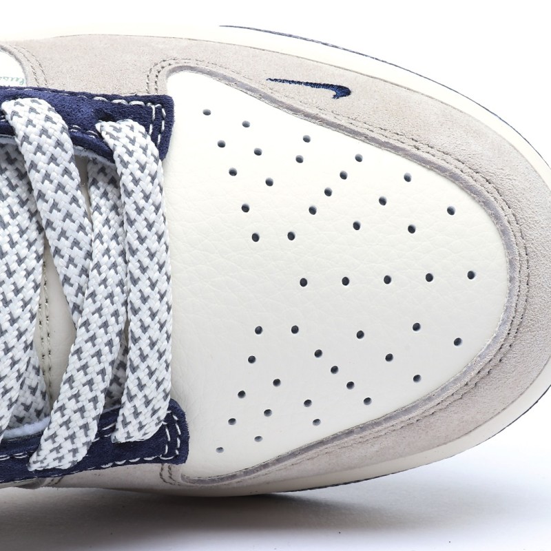 나이키 덩크 로우 유니버시티