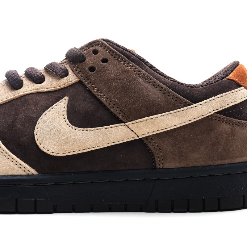 나이키 덩크 로우 유니버시티