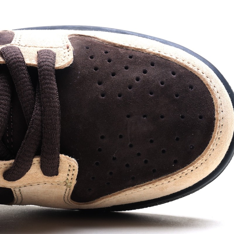 나이키 덩크 로우 유니버시티