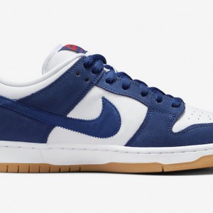 나이키 덩크 로우 유니버시티