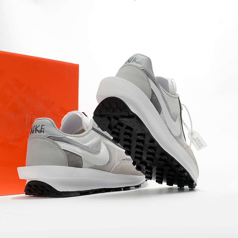 나이키 X 사카이 베이퍼와플 로얄