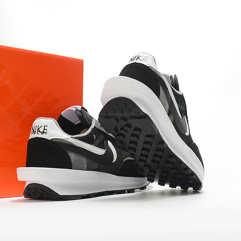 나이키 X 사카이 베이퍼와플 로얄