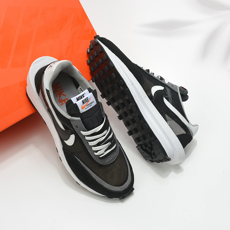 나이키 X 사카이 베이퍼와플 로얄