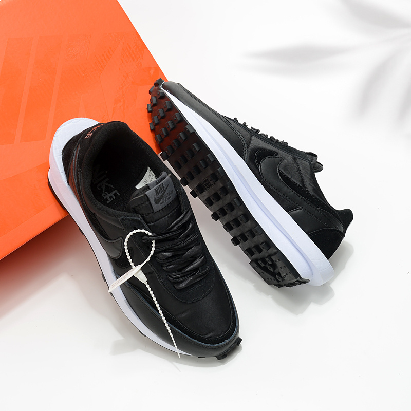 나이키 X 사카이 베이퍼와플 로얄