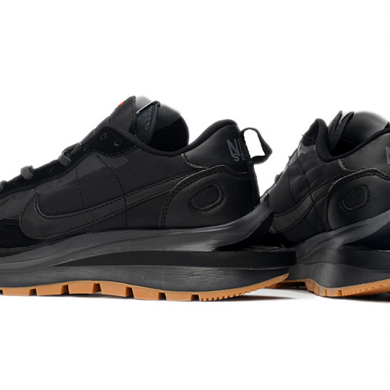 나이키 X 사카이 베이퍼와플 로얄