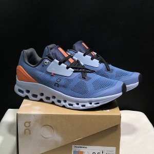 On 온 러닝 클라우드몬스터 여성 런닝화