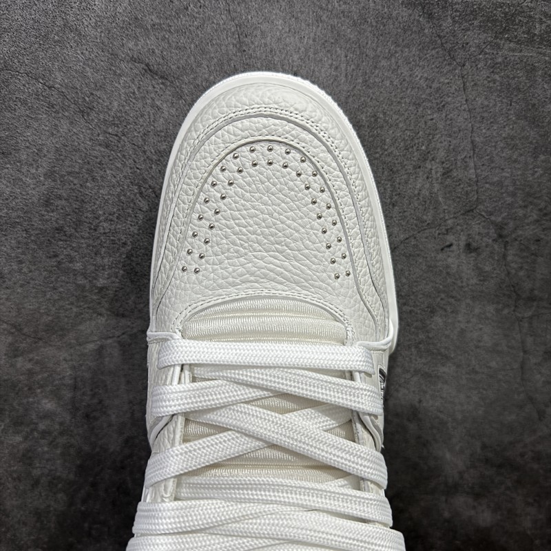 루이비통 트레이너 스니커즈