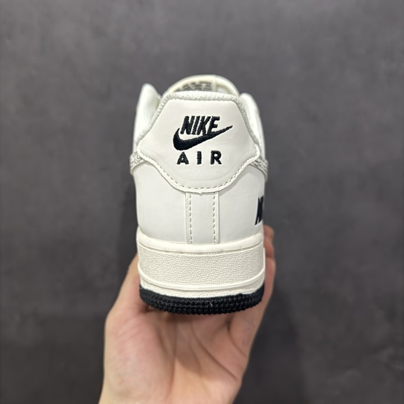 나이키 에어포스 1 로우