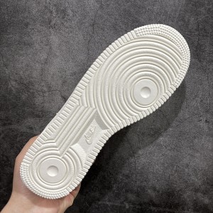 나이키 에어포스 1 로우