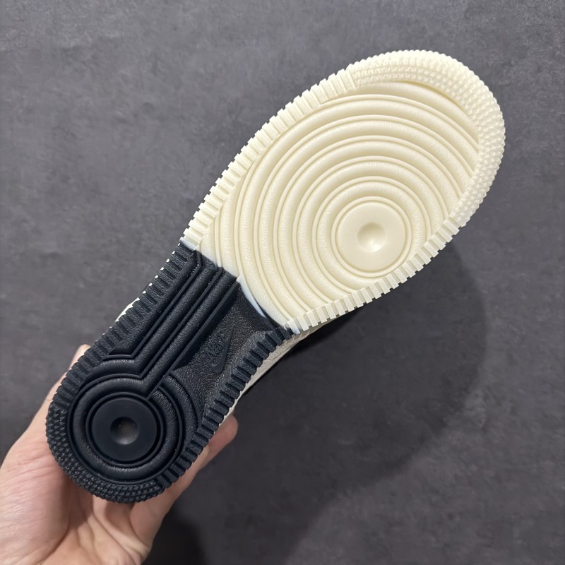 나이키 에어포스 1 로우