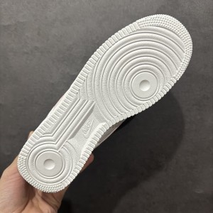 나이키 에어포스 1 로우