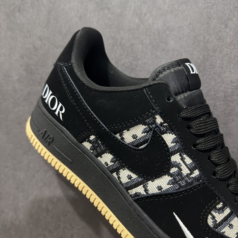 나이키 에어포스 1 로우