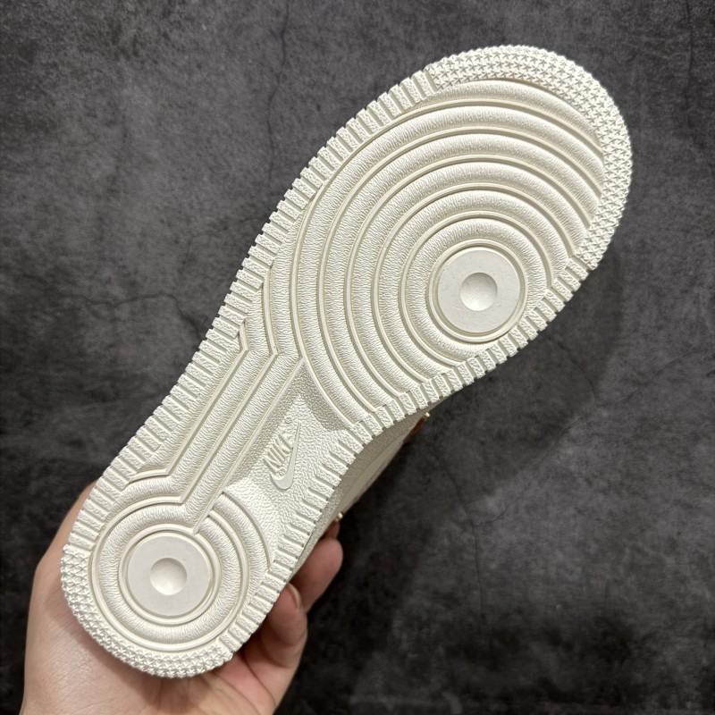 나이키 에어포스 1 로우