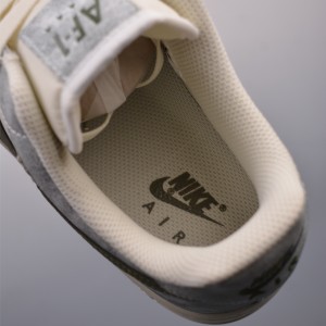 나이키 에어포스 1 로우