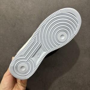 나이키 에어포스 1 로우