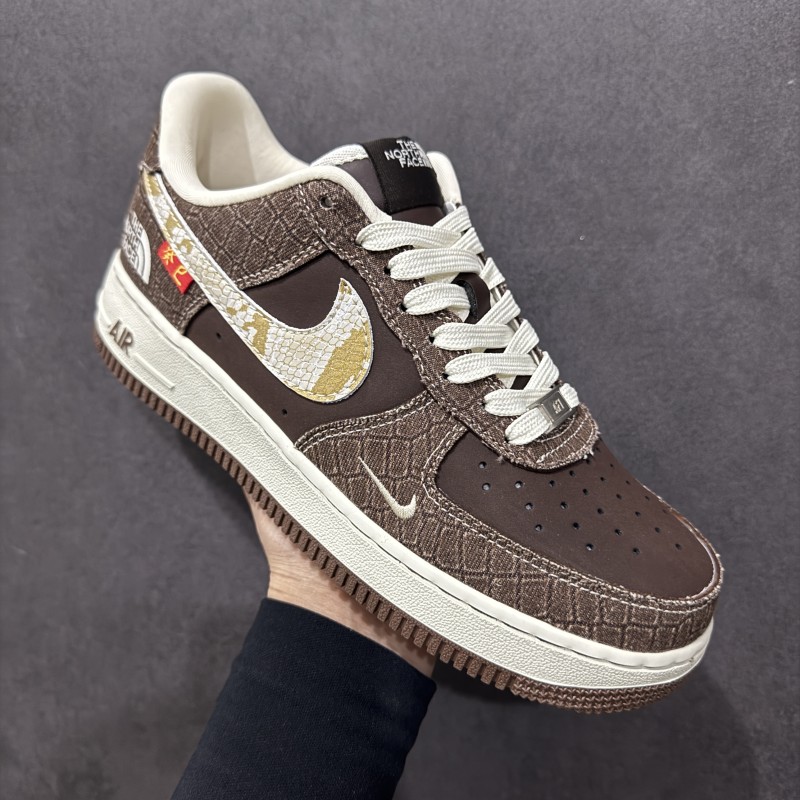 나이키 에어포스 1 로우