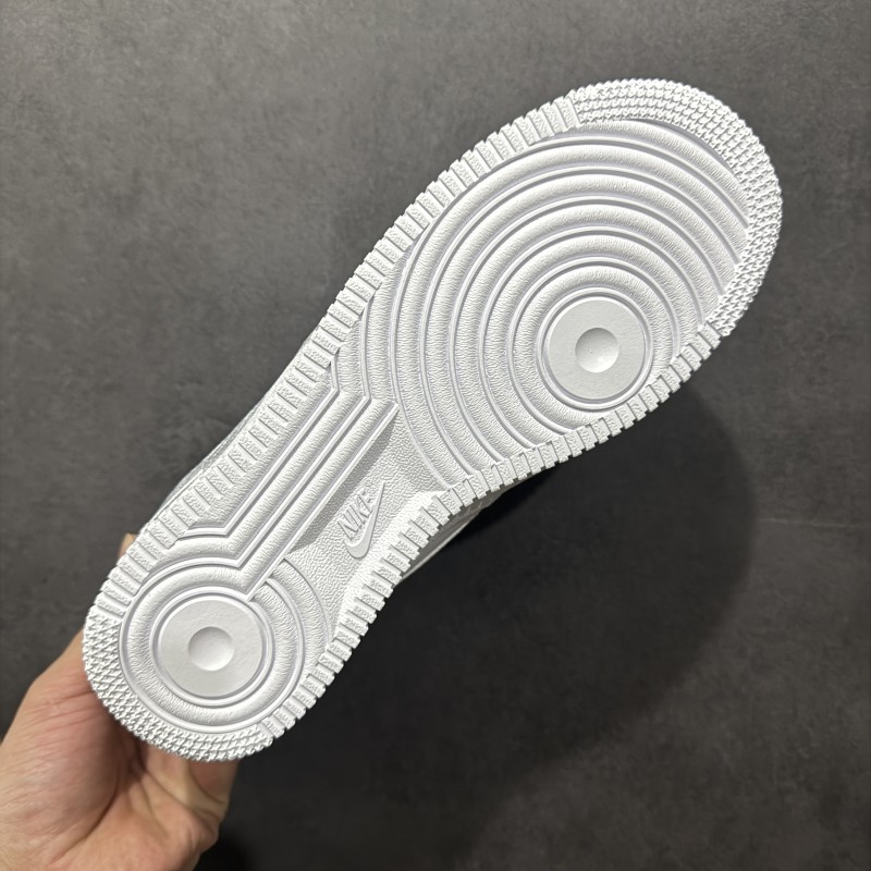 나이키 에어포스 1 로우