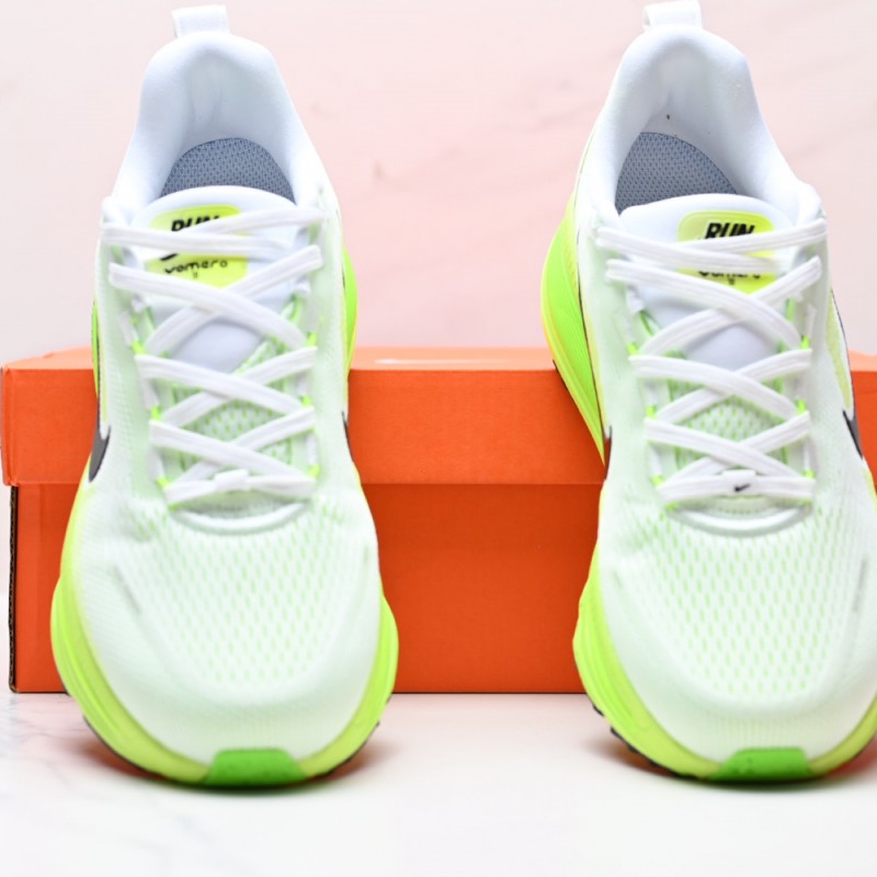 나이키 보메로 18