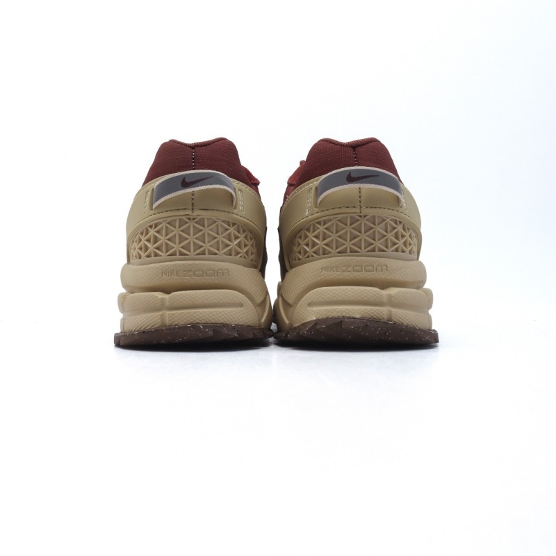 나이키 줌 보메로 로밍