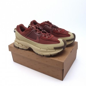 나이키 줌 보메로 로밍