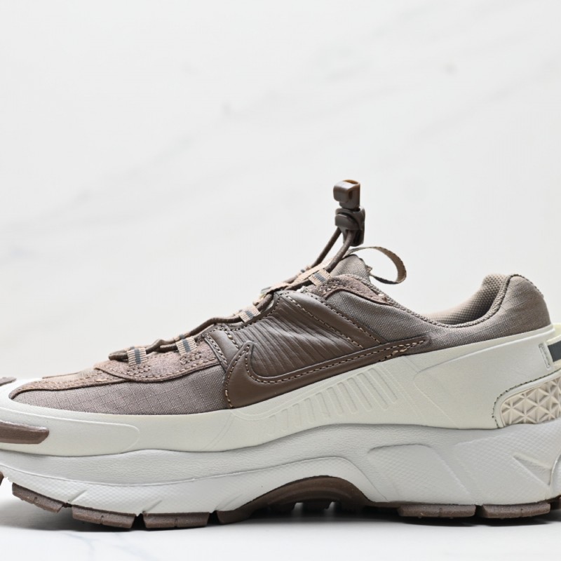 나이키 줌 보메로 로밍