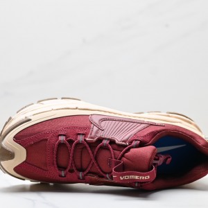 나이키 줌 보메로 로밍