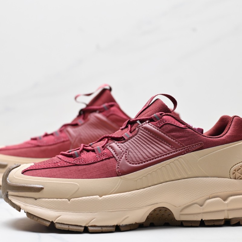 나이키 줌 보메로 로밍