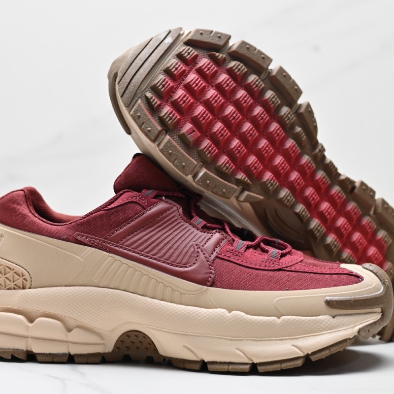 나이키 줌 보메로 로밍