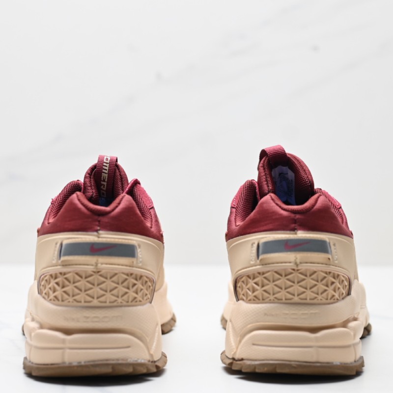 나이키 줌 보메로 로밍