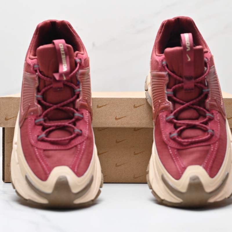 나이키 줌 보메로 로밍