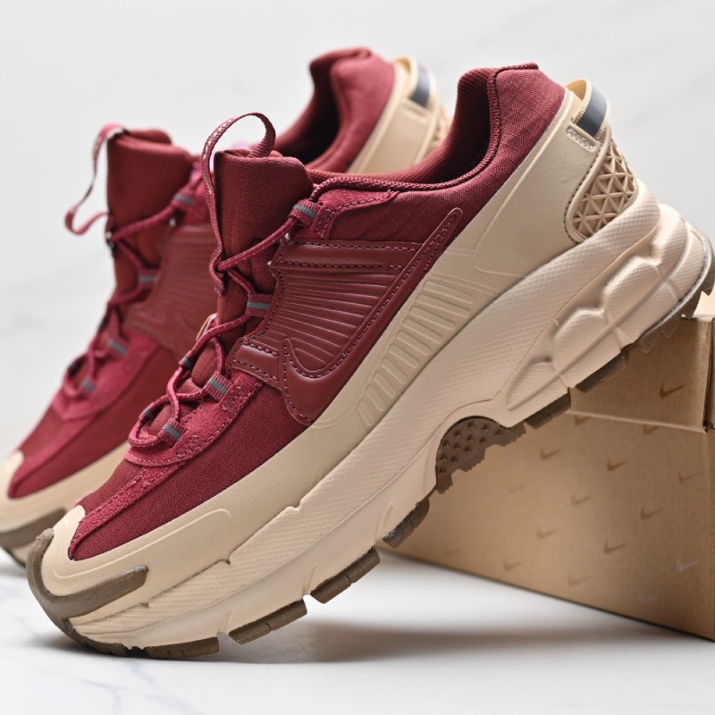 나이키 줌 보메로 로밍