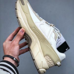 나이키 줌 보메로 로밍