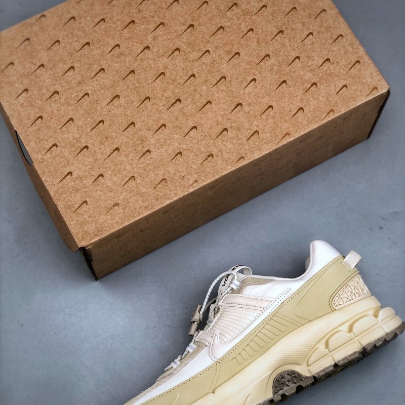 나이키 줌 보메로 로밍