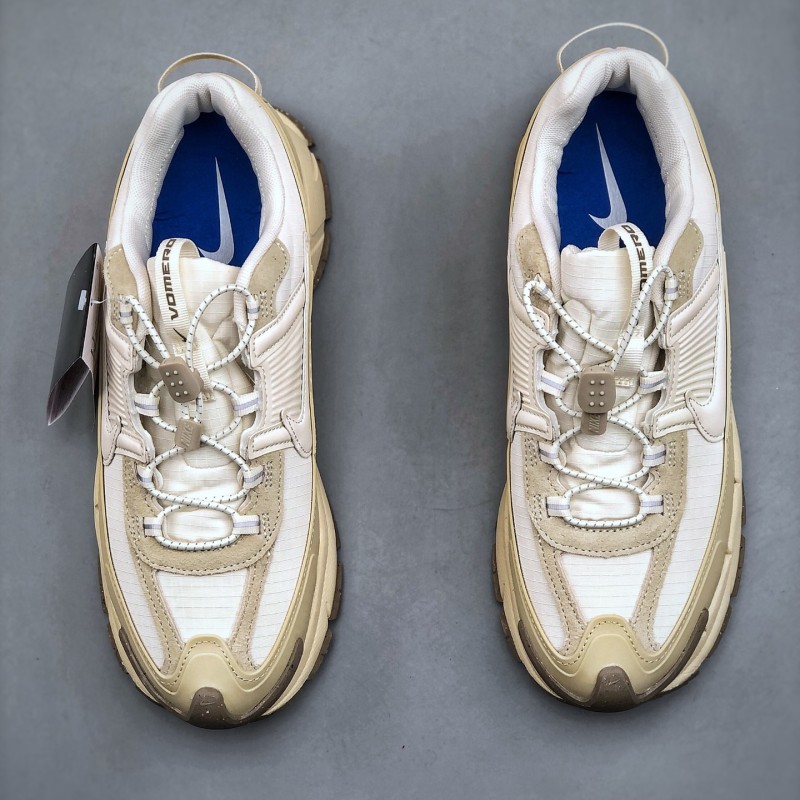 나이키 줌 보메로 로밍