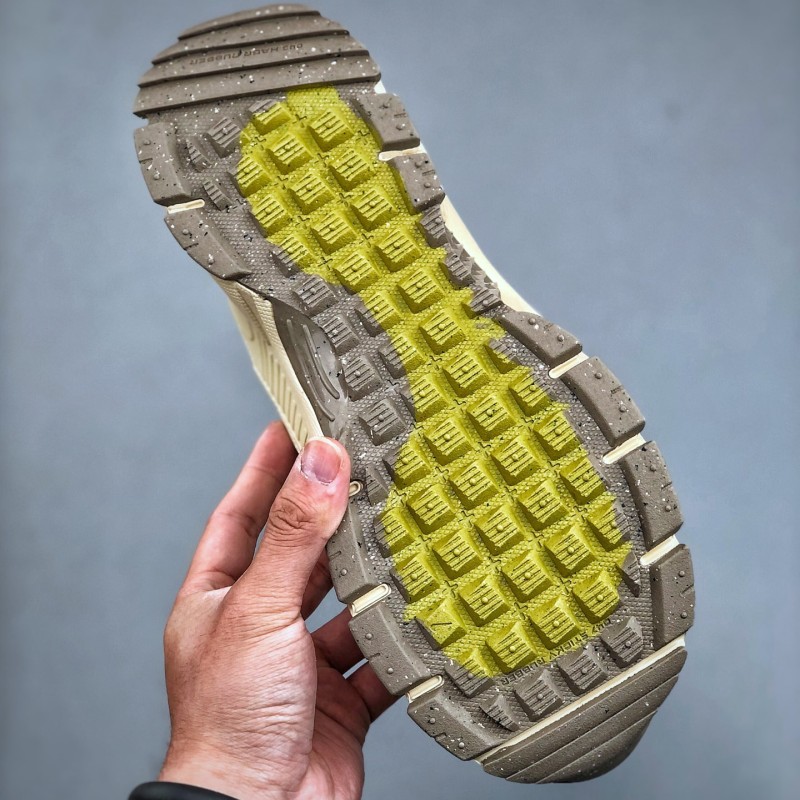 나이키 줌 보메로 로밍