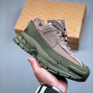 나이키 줌 보메로 로밍