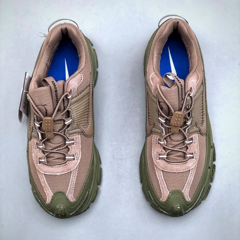 나이키 줌 보메로 로밍